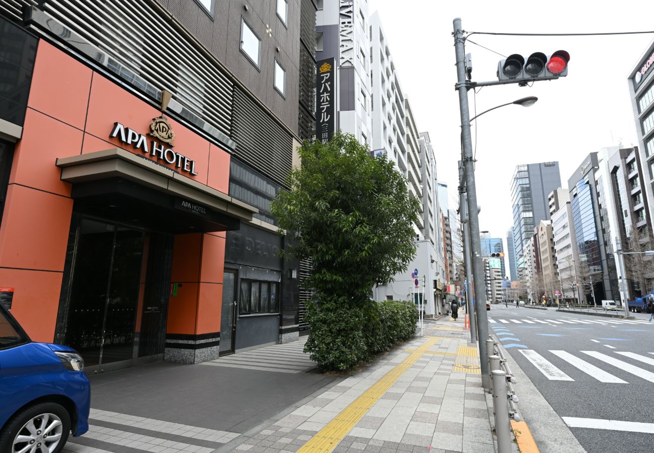 アパホテル前